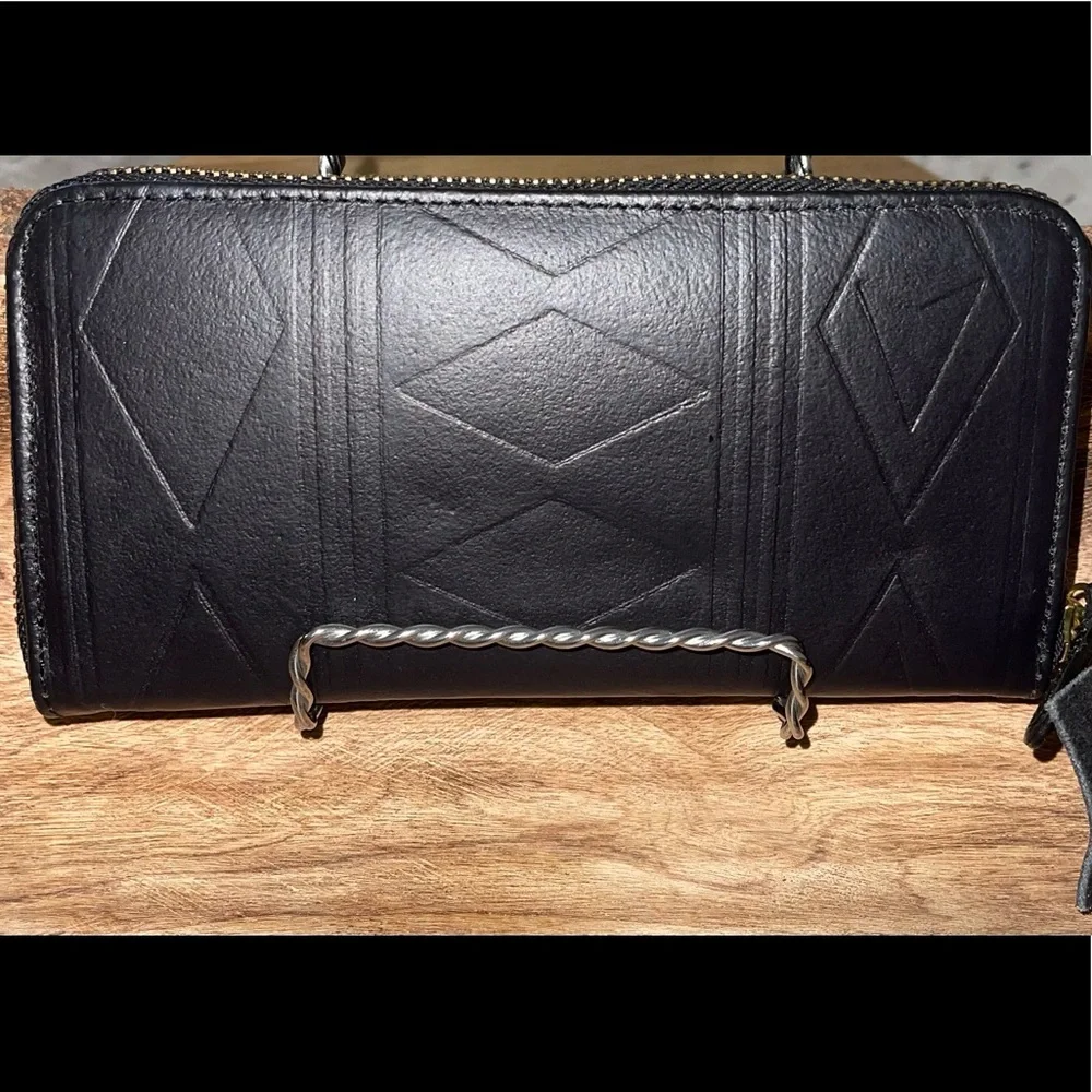 ECOTE Genuine Leather Zip Around Wallet NWT Urban Outfitters